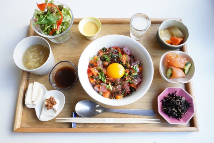 海鮮と彩り野菜のポキボウル-ごま油香る万能麹醤油だれ-